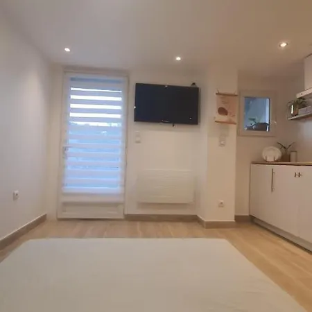 Апартаменты The Nidou, Studio Independant Dans Une Maison